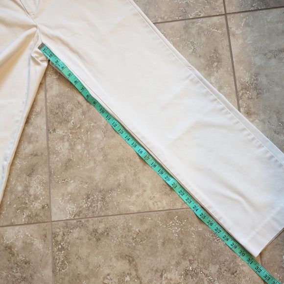 Women's Old Navy Light Beige Tan Khaki Pants Size 6 Regular - Picture 9 of 12